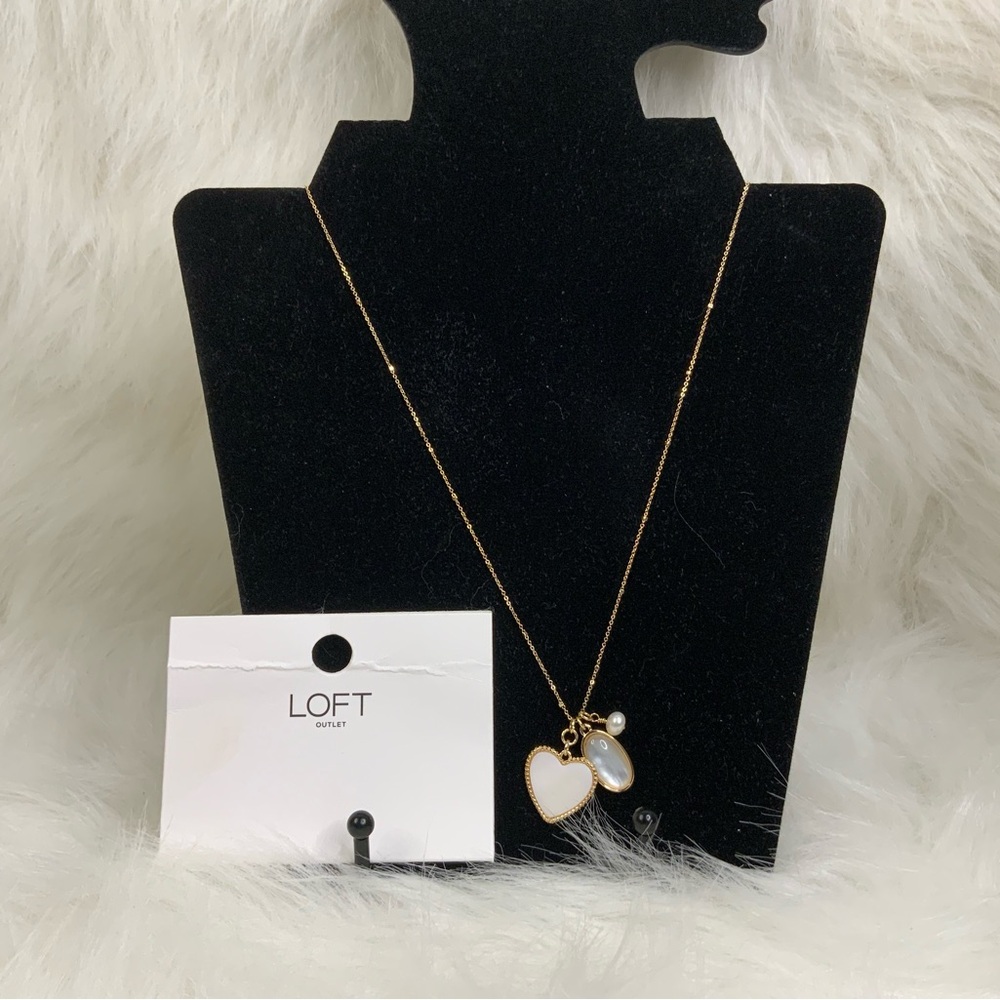 LOFT Gold Heart Pendant Necklace NWT - Picture 1 of 4
